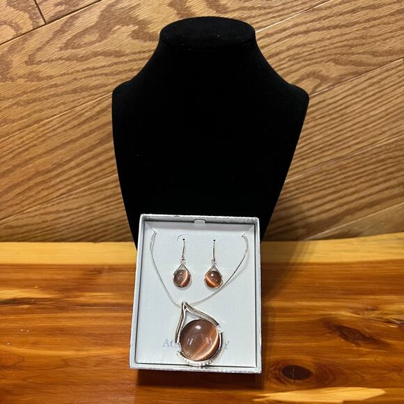 Tear Drop Pendant Necklace & Dangle Earrings Set New In Box Silver Tone 90's y2k - Picture 3 of 10